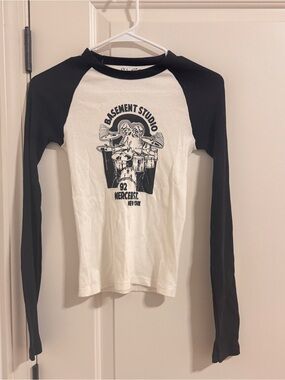Brandy Melville Black & White Raglan Long-Sleeve Graphic Tee